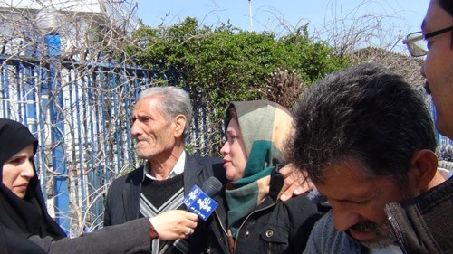 image-4ccef75341442f4c9f3e56d4c7e4376733b0fbadc29710a249156cb365c0eec2-V